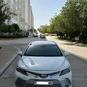 Toyota Camry 2020