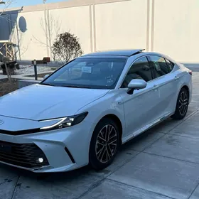 Toyota Camry 2025