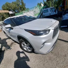 Toyota Highlander 2021