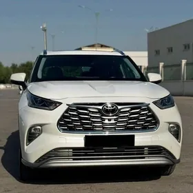 Toyota Highlander 2021