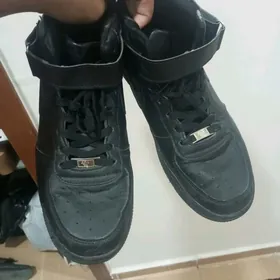 NIKE AIR FORCE MID