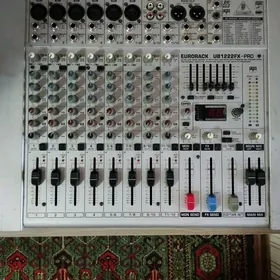 Toy Pulur behringer