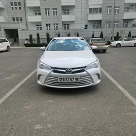 Toyota Camry 2017