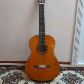 Gitara YAMAHA c-40.