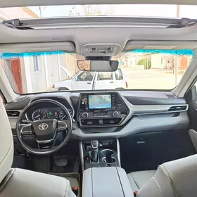 Toyota Highlander 2020