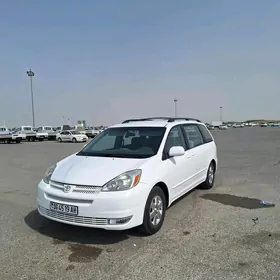 Toyota Sienna 2004