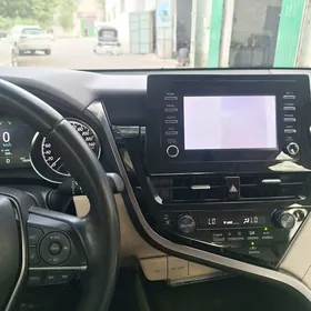 Toyota Camry 2021