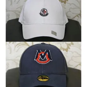 Moncler kepka. кепка