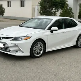 Toyota Camry 2020