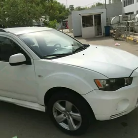 Mitsubishi Outlander 2010