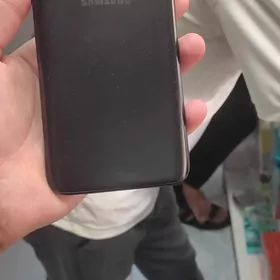 SAMSUNG J4 18
