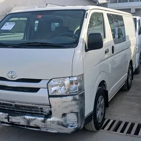 Toyota Hiace 2022