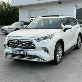 Toyota Highlander 2021