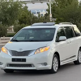 Toyota Sienna 2011