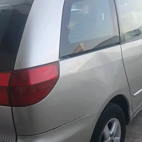 Toyota Sienna 2004