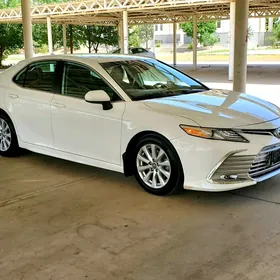 Toyota Camry 2020