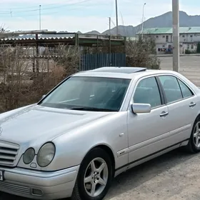 Mercedes-Benz E320 1999