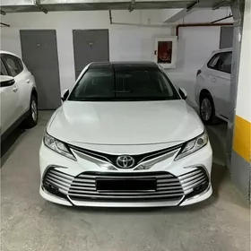 Toyota Camry 2021
