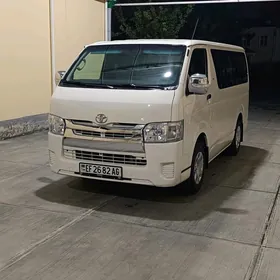 Toyota Hiace 2005
