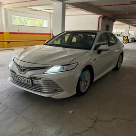 Toyota Camry 2018