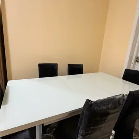 kuhnya stol stul