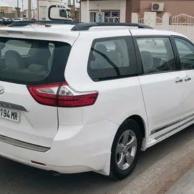 Toyota Sienna 2015
