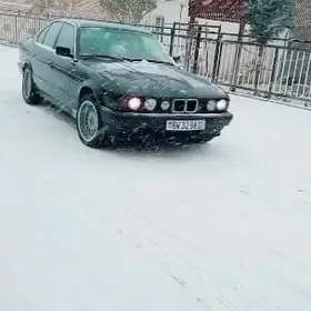 BMW 525 1990