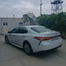 Toyota Camry 2018