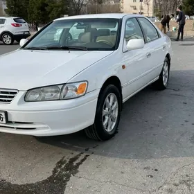 Toyota Camry 2000