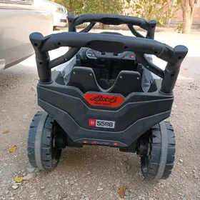 Satlyk jeep masyn çagalara.