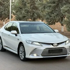 Toyota Camry 2022