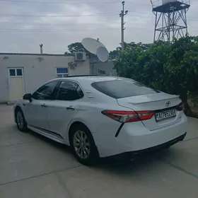 Toyota Camry 2018