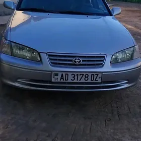 Toyota Camry 2001