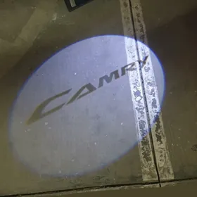 "C A M R Y " ýazgyly gapy çyra