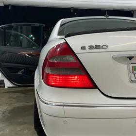 Mercedes-Benz E350 2003