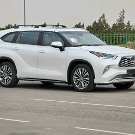 Toyota Highlander 2022