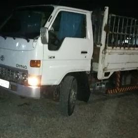 Toyota Dyna 2011