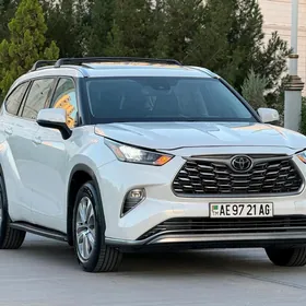 Toyota Highlander 2021