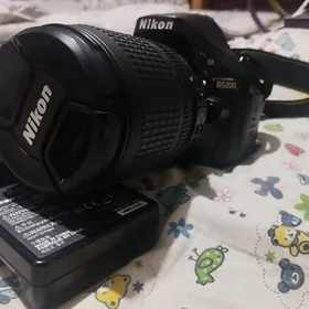 Nikon D5200 почти новый