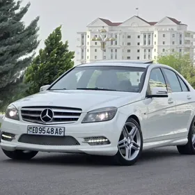 Mercedes-Benz C300 2010
