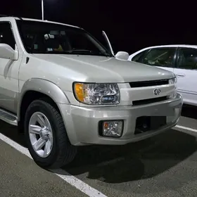 Infiniti QX4 2002