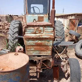 MTZ T-28 2002