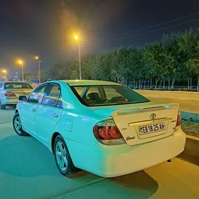 Toyota Camry 2004