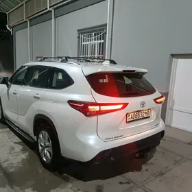 Toyota Highlander 2020