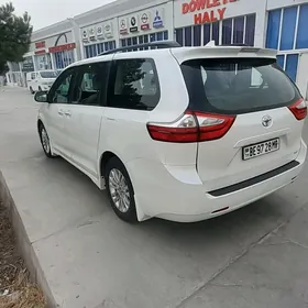 Toyota Sienna 2019
