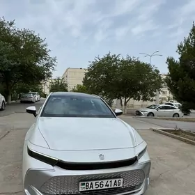Toyota Crown 2023