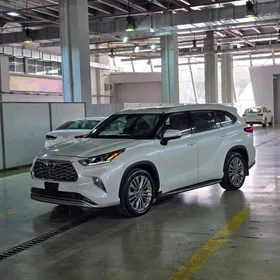 Toyota Highlander 2021