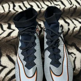 бутсы Nike