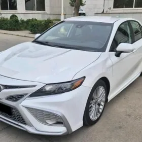 Toyota Camry 2021
