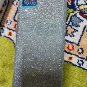 m12 32 GB